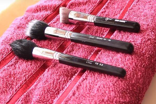 定制化妝刷的材質(zhì)有哪些選擇?